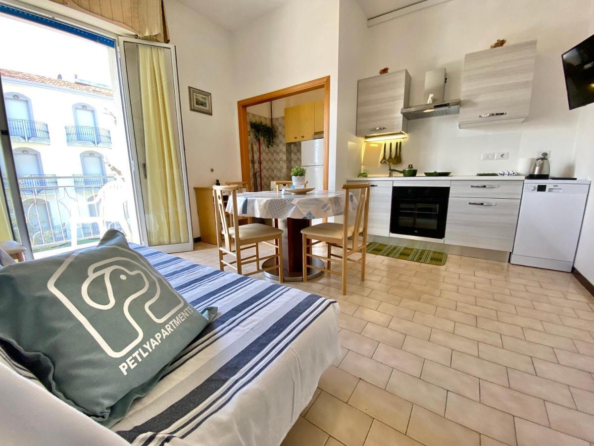 Petlyapartments Bellaria-Igea Marina Exteriör bild